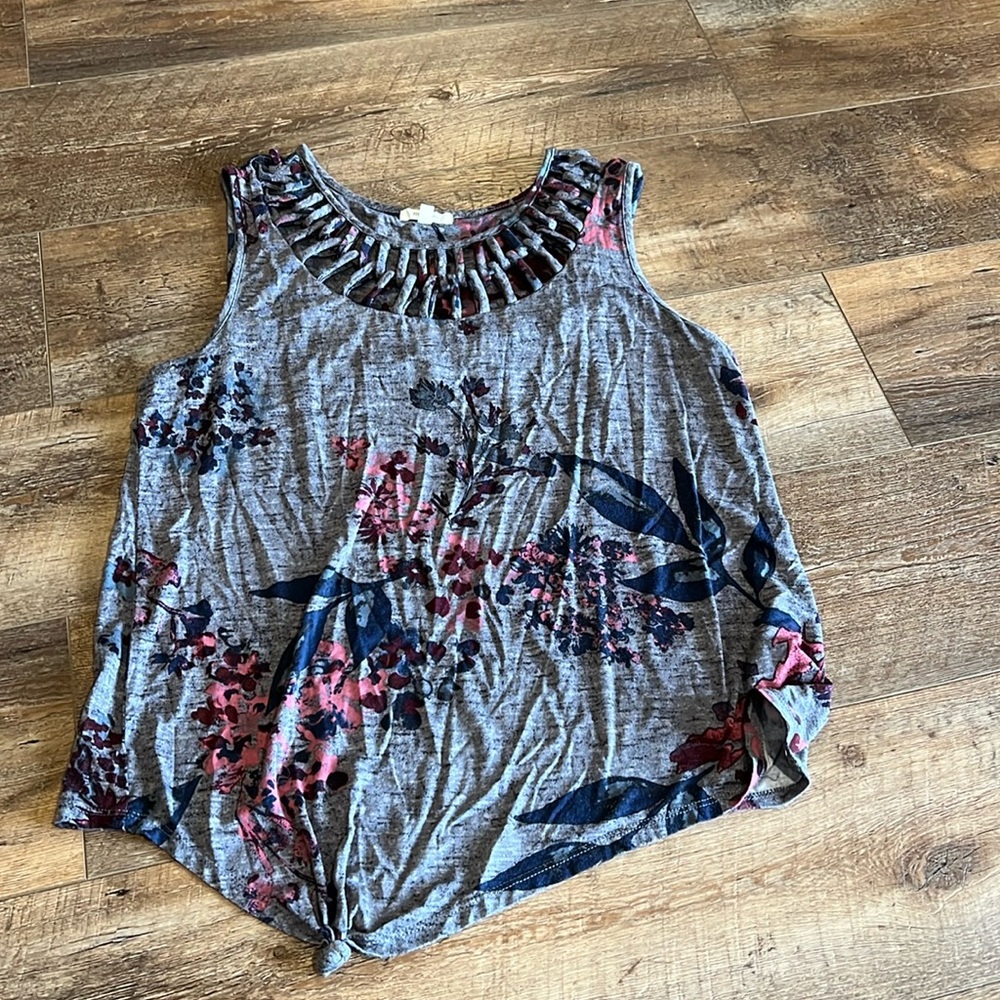 Cute Maurice’s sleeveless top size large